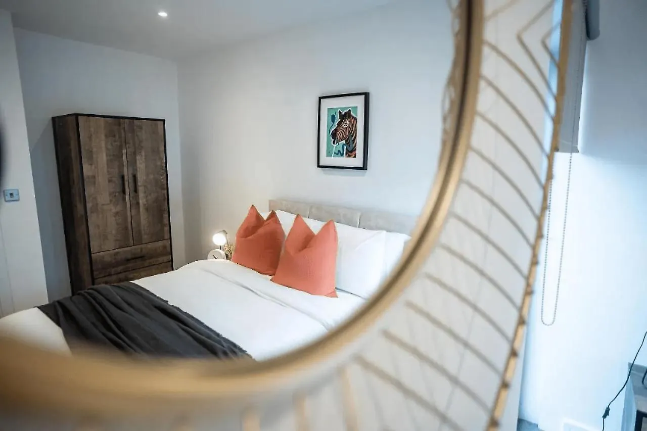 2 Bedroom Apartment Next To Brighton Station